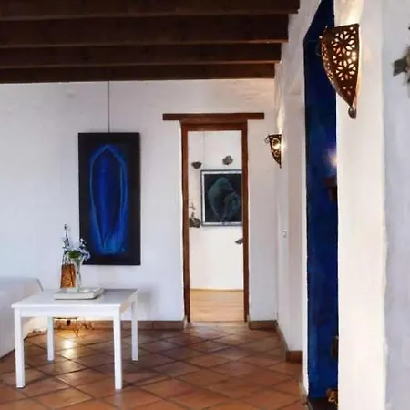 Appartement Sleeps 3 Wifi *