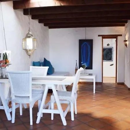 Appartement Sleeps 3 Wifi *